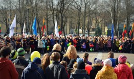 SVEIKINIMAS KOVO 11-OSIOS PROGA