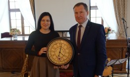 Laikrodis, simbolizuojantis kraujo donorystės akciją, – parvežtas į Birštoną!