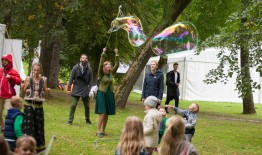 Diskusijų festivalio „Būtent!“ meniu: diskusijų ir pramogų balansas