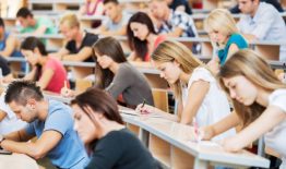 Studentai galės rečiau testuotis, visi piliečiai – laisvai keliauti viešuoju transportu