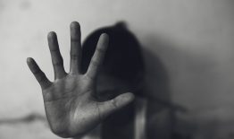 Atkreipiamas dėmesys į prekybos žmonėmis problemas, rizikas ir pagalbos būdus bei prevencines priemones