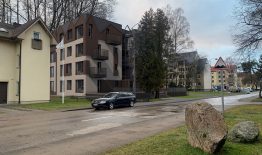 INFORMACINIS PRANEŠIMAS APIE SVEČIŲ NAMŲ (UN. NR. 4400-0990-2603) GRIOVIMO IR DVIEJŲ BLOKUOTŲ DAUGIABUČIŲ GYVENAMŲJŲ NAMŲ BIRŠTONAS, LELIJŲ G. 5, STATYBOS PROJEKTINIUS PASIŪLYMUS