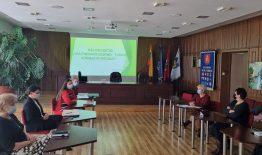 Švietimo įstaigų vadovų ir Savivaldybės darbo grupės pasitarimas: aktualūs klausimai dėl ukrainiečių vaikų priėmimo į ugdymo įstaigas ir projekto ,,Skaitmeninio ugdymo turinio kūrimas ir diegimas“ pristatymas