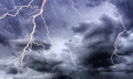 Perspėjimas apie stichinį meteorologinį reiškinį – artėjančią audrą