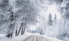 AB „Kelių priežiūra“ pristato atnaujintą žiemos kelių priežiūros atmintinę